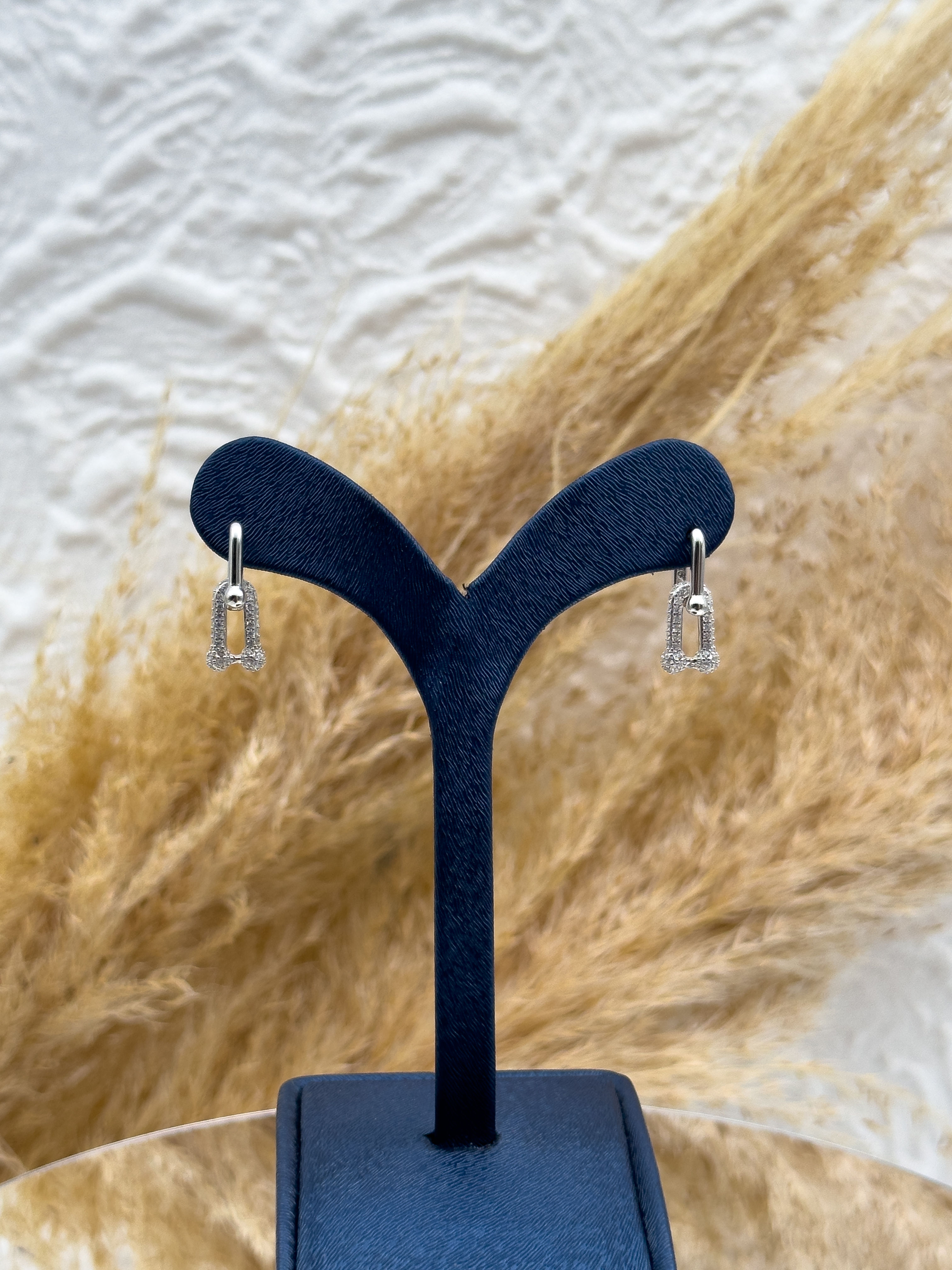 925 Ayar Gümüş Özel Tasarım Günlük Kadın Küpesi – Şık ve Hafif